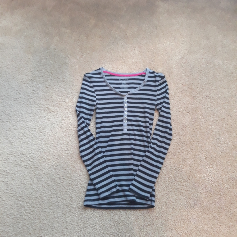 No boundaries long sleeved top